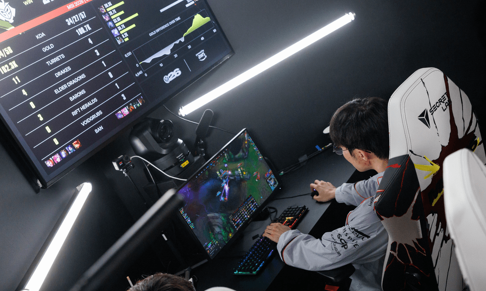 Ngay cả Faker cũng mắc một sai lầm chí mạng