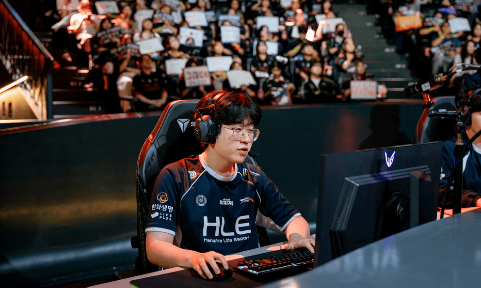 Dàn tuyển thủ HLE đồng loạt bức xúc vì LCK