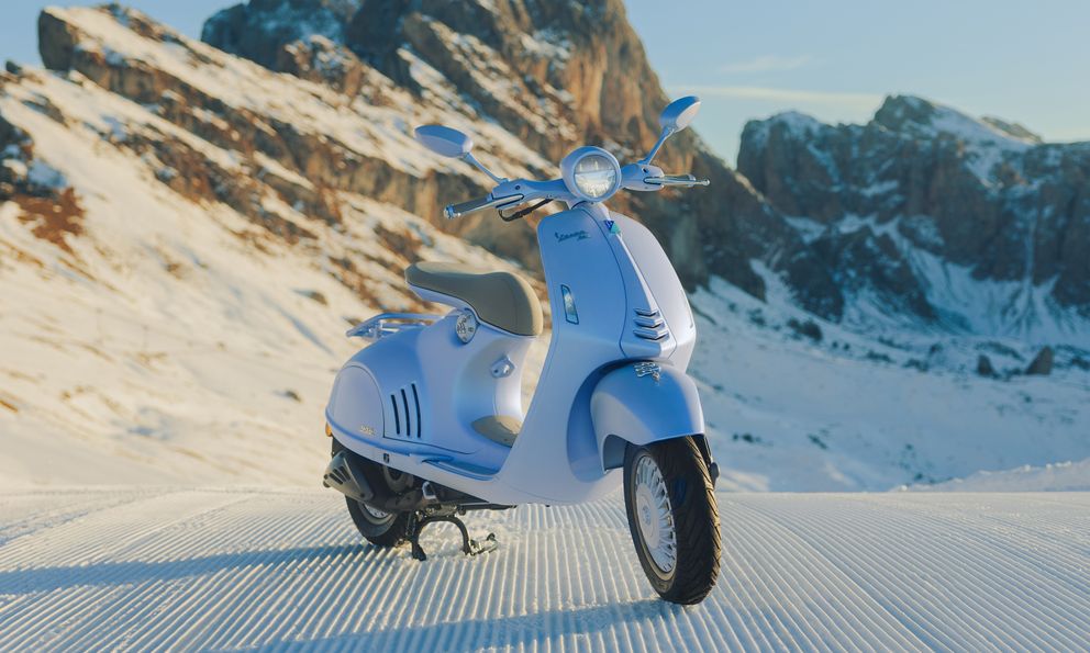 Vespa có phiên bản 'bạch xà' đón Tết Ất Tỵ: Tựa nữ hoàng băng giá, chỉ 888 chiếc, về Việt Nam giá dễ ngang ô tô