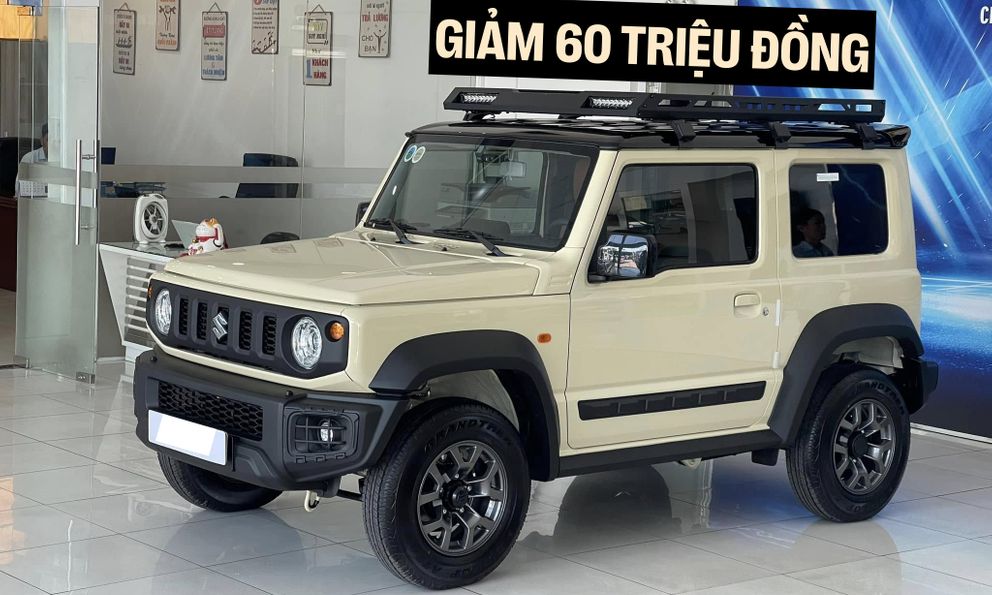 Suzuki Jimny giảm giá 60 triệu, xe mới rẻ hơn cả bản lướt, có người định mua cũ nay vội 'quay xe'