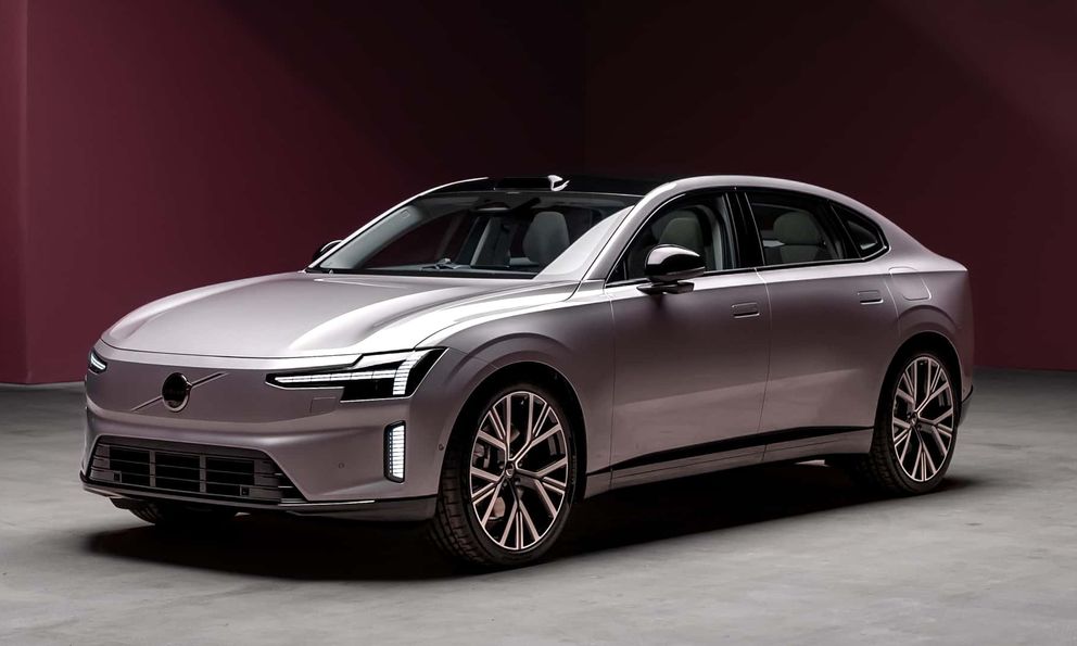 Volvo ES90 ra mắt: 'Sedan gầm cao', chạy 700km/sạc, có thứ mạnh nhất từ trước tới nay