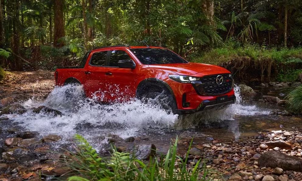 BT-50 từng bán ở Việt Nam quá giống xe Isuzu, Mazda muốn làm bán tải hoàn toàn mới đấu Ranger, Hilux