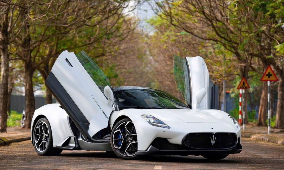 Maserati MC20 hàng hiếm tại Việt Nam hạ giá 5 tỷ đồng dù chưa lăn bánh sau 3 năm: Giá thực tế còn dưới 16 tỷ đồng, nhập tư nhân, rẻ hơn xe chính hãng