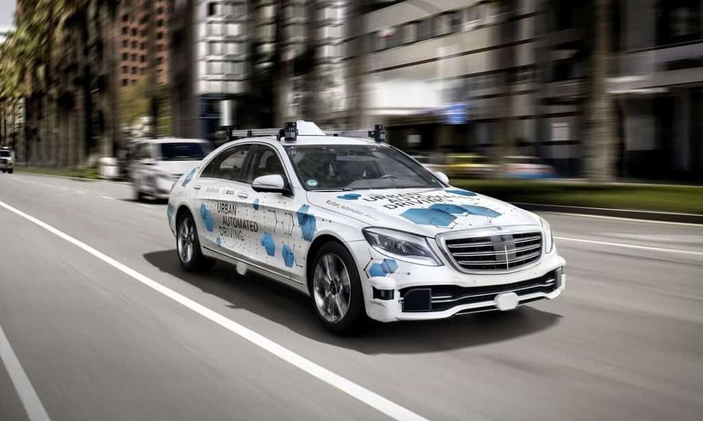 Xe Mercedes-Benz có thể đi thêm 14.000km/năm không tốn tiền điện nhờ công nghệ sơn mới này