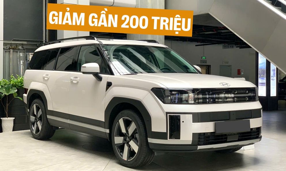Hyundai Santa Fe giảm giá gần 200 triệu đồng tại đại lý: Bản tầm trung ngang giá CR-V tiêu chuẩn, rẻ hơn xe cũ trên thị trường