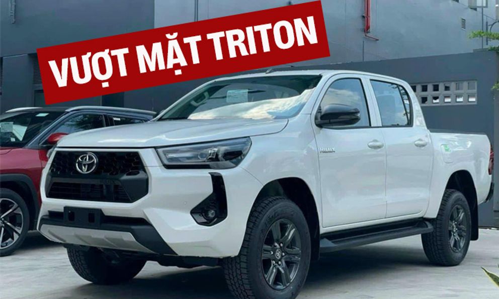 Toyota Hilux lần đầu bán hơn Mitsubishi Triton trong năm nay, vượt Ford Ranger ở một điểm
