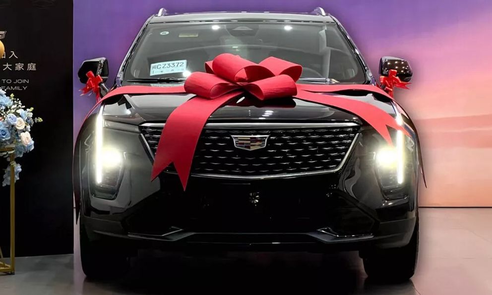 Cuộc đua giá xe Trung Quốc khắc nghiệt thế nào: Xe sang Cadillac có giá chỉ bằng Mazda3 Việt Nam
