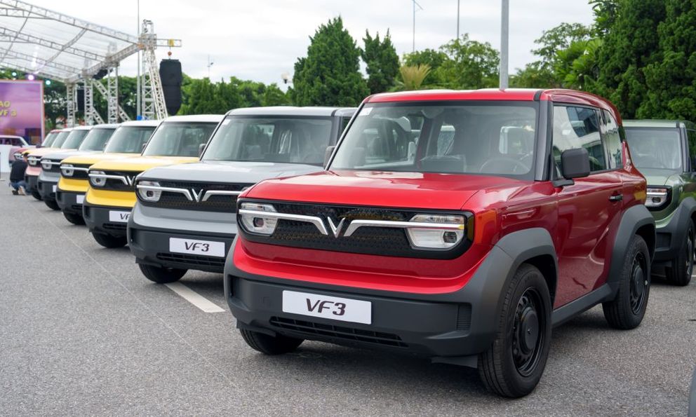 Nhìn lại VinFast VF 3 sau đúng 1 năm bàn giao khách Việt: Từ tân binh leo lên vua doanh số với hơn 48.000 xe bán ra