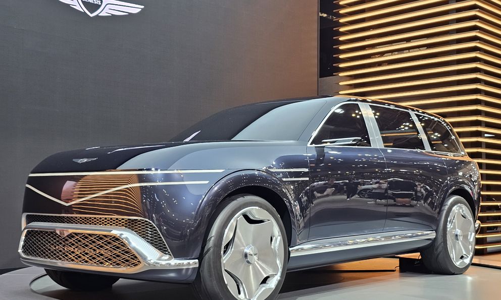 Chiếc Genesis GV90 chạy thử này có cửa mở độc lạ kiểu Rolls-Royce cùng nội thất 'đẳng cấp chủ tịch'