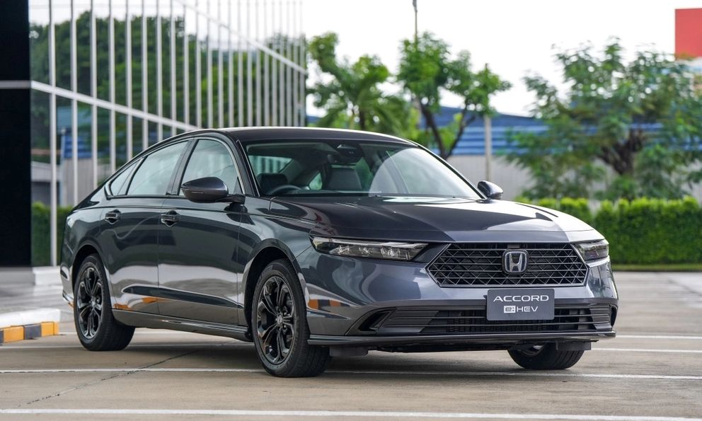 Honda Accord hybrid ra mắt ĐNÁ: Thêm loạt công nghệ trên bản tiêu chuẩn, màn HUD, 207 mã lực, liệu có về Việt Nam tăng sức đấu Camry?
