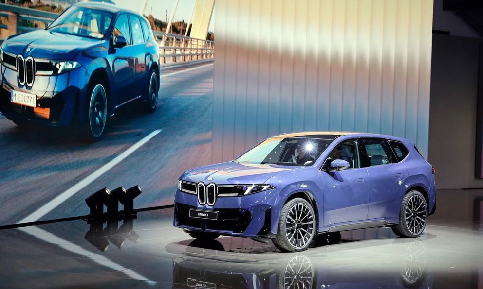BMW 'thách' Trung Quốc 'giỏi thì đuổi theo': Ra 40 xe mới trong vòng chưa đầy 2 năm, sử dụng công cụ ai cũng biết