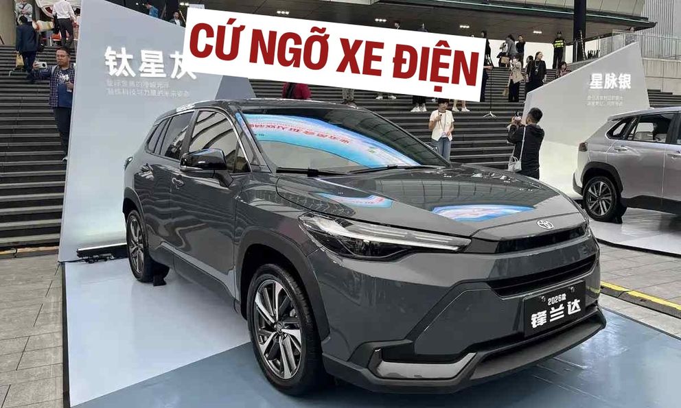 Toyota Corolla Cross 2026 ra mắt sát Việt Nam với tên gọi khác: Có điểm như xe điện, màn hình khủng, động cơ hybrid mạnh hơn