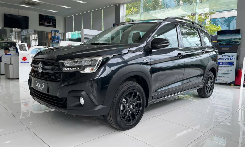 Suzuki XL7 Black Edition bản đặc biệt giảm 70 triệu tại đại lý: Giá thực tế chưa đến 530 triệu đồng, tăng sức cạnh tranh lên Xpander và Veloz Cross
