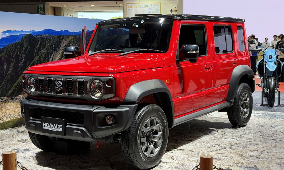 Suzuki tung dàn xe cực độc: Ô tô điện nhỏ hơn Jimny, Fronx chịu được 'rượu liều cao', xe leo cầu thang, xe máy như 'Chaly cúc cu bản điện'