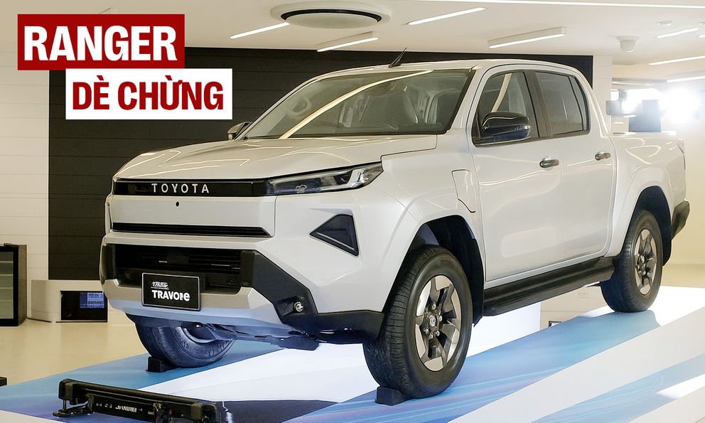 Toyota Hilux 2026 có ảnh thực tế rõ nét: Thiết kế góc cạnh hơn, nội thất như Prado, tùy chọn động cơ diesel và điện đấu Ranger