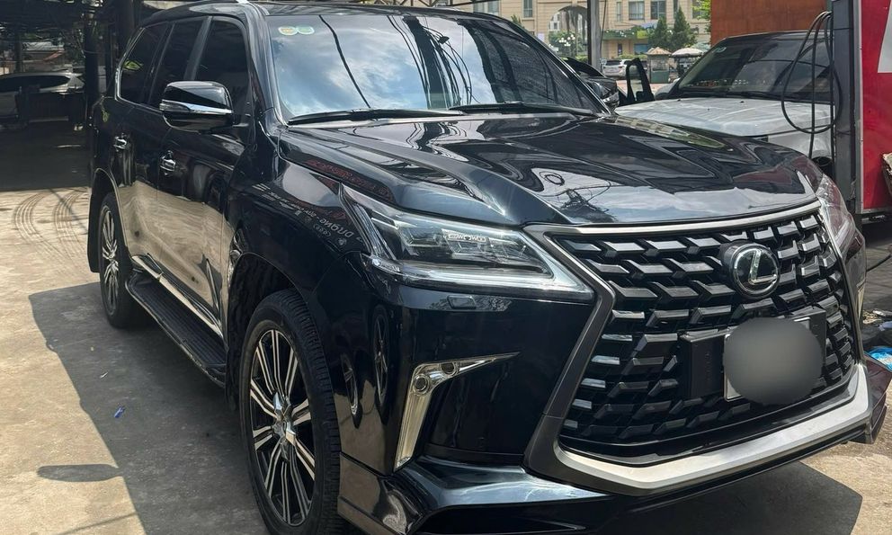 Bỏ ra chưa đến 2 tỷ đã có Lexus LX 570, ra đường nhiều người lầm tưởng vừa bỏ 8 tỷ mua xe