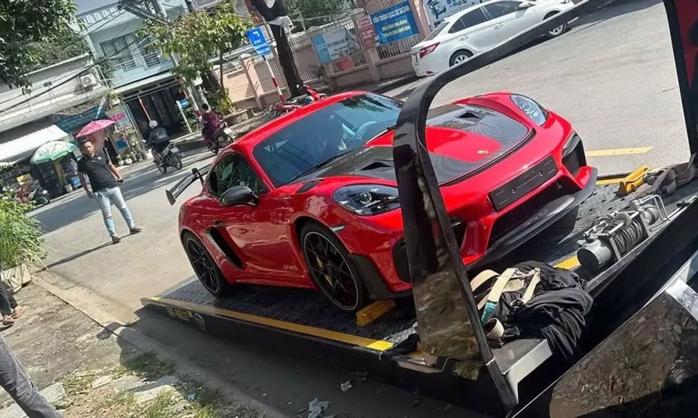 Hàng hiếm Porsche 718 Cayman GT4 RS đầu tiên về Việt Nam: Giá đồn đoán tới cả chục tỷ đồng, nhiều đồ carbon, máy 500hp cho dân chơi mê tốc độ