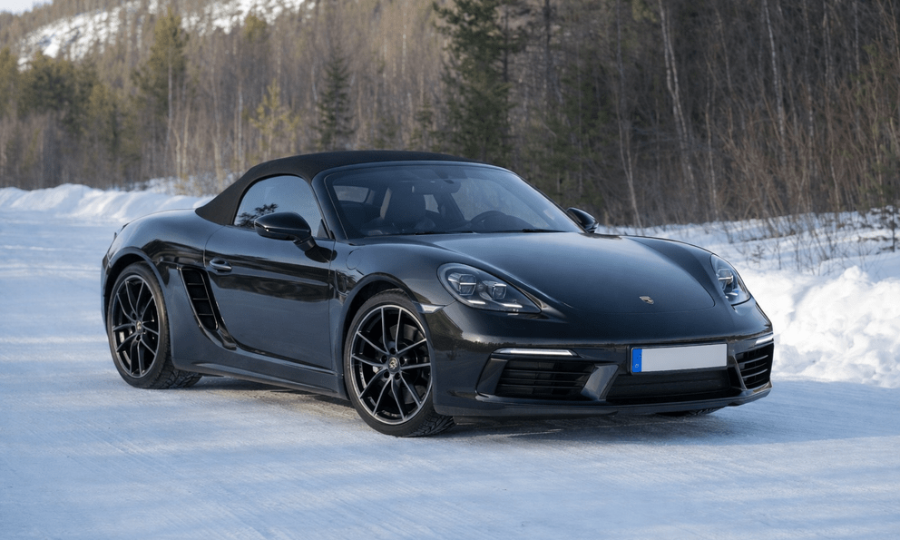 Porsche Boxster thuần điện xuất hiện trên đường thử: Vị trí đặt cổng sạc cực lạ, viên pin bố trí sau lưng ghế ngồi
