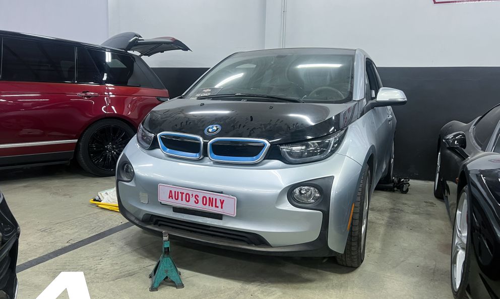 BMW i3 độc nhất Việt Nam bị ‘bỏ rơi’ suốt 5 năm: Bám bụi và xuống cấp, cần hơn 1 tỷ để sữa chữa