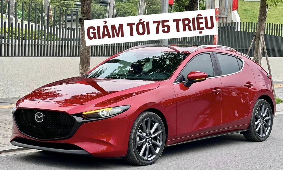 Mazda3 giảm giá tới 75 triệu tại đại lý, bản tiêu chuẩn nay xuống ngang Hyundai Accent, nhưng người mua phải chấp nhận một điều