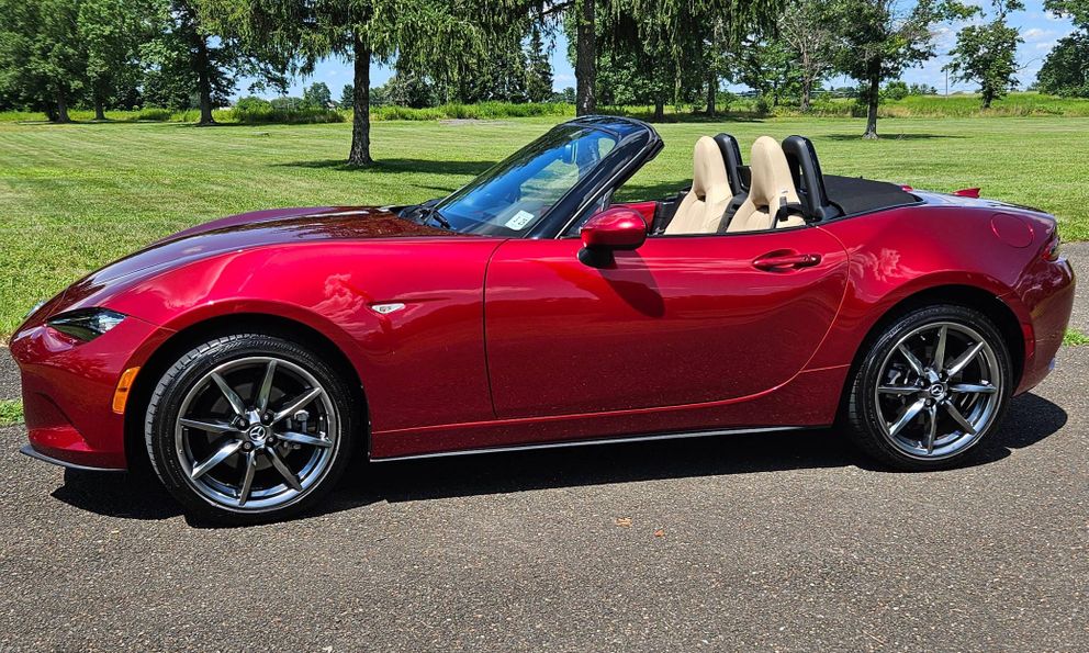 Lộ chi tiết trang bị Mazda MX-5 2026 tại Việt Nam: Hai phiên bản, có ADAS, động cơ mạnh gần 200 mã lực