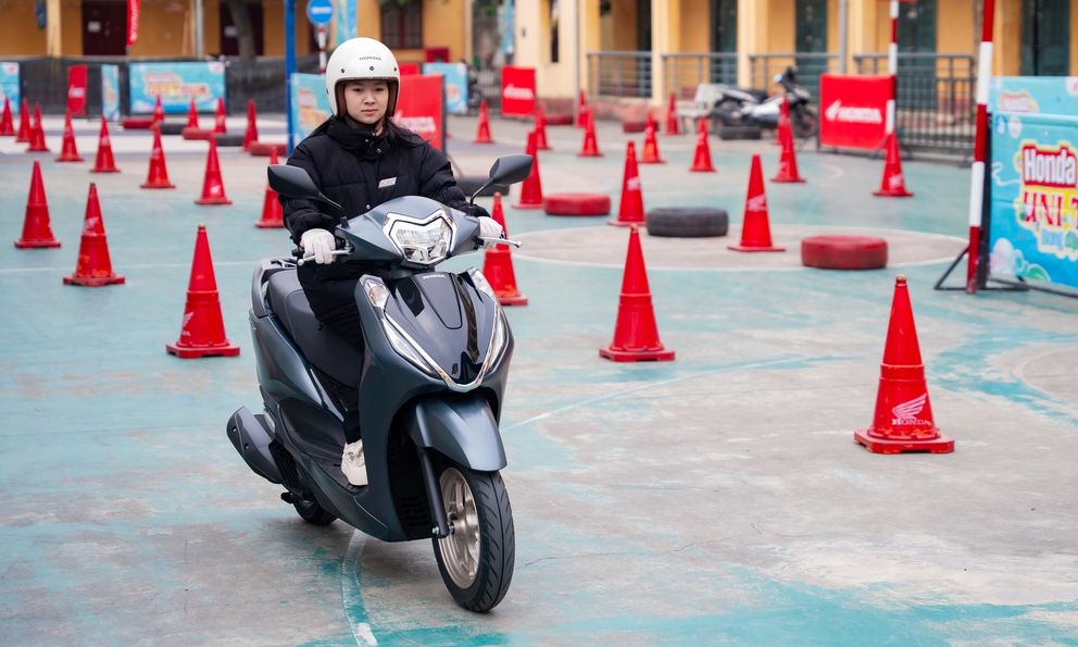 Xe máy xăng của người Việt chủ yếu là Honda, vậy giờ tiền xăng mỗi ngày hết bao nhiêu? 