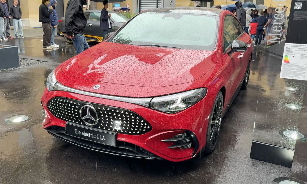 Mercedes-Benz CLA đời mới chốt lịch về Việt Nam: Giá dự kiến dưới 1,7 tỷ đồng, có gói thể thao, chạy khoảng 500km/sạc