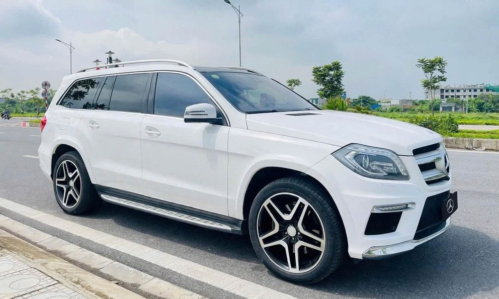 Chiếc Mercedes-Benz này bán lại chưa đến 700 triệu: 7 chỗ phục vụ gia đình, rẻ hơn thị trường cả trăm triệu khiến 'nói chẳng ai tin'