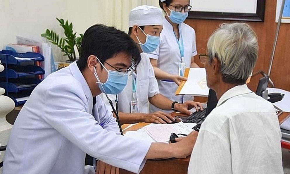 Người cao tuổi đón tin vui về Bảo hiểm y tế