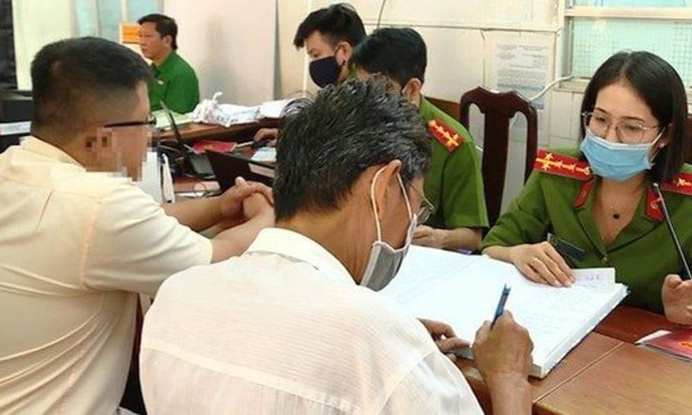 Đăng ký tạm trú: Có bắt buộc cung cấp bản photo sổ đỏ nhà thuê?