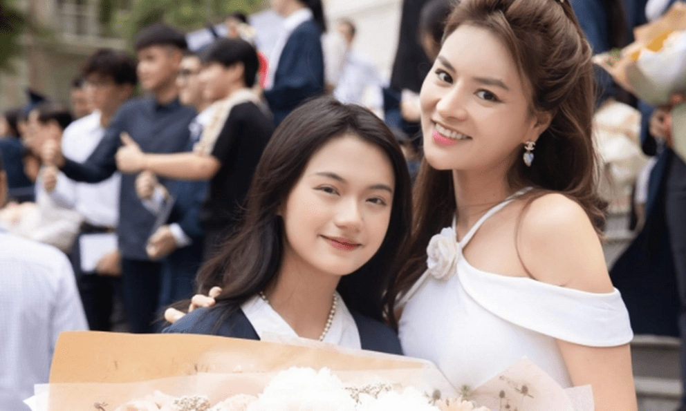 Con gái riêng của chồng chia sẻ dòng trạng thái khó hiểu sau khi Vũ Thu Phương tuyên bố ly hôn