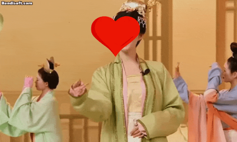 Mỹ nhân cổ trang đẹp nhất Tết Nguyên đán 2025: Nhan sắc phong thần hơn cả tranh vẽ