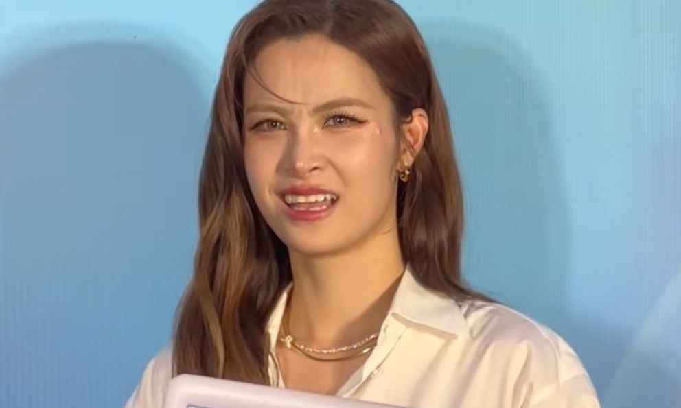 Đông Nhi phản ứng gây chú ý khi bị hỏi 