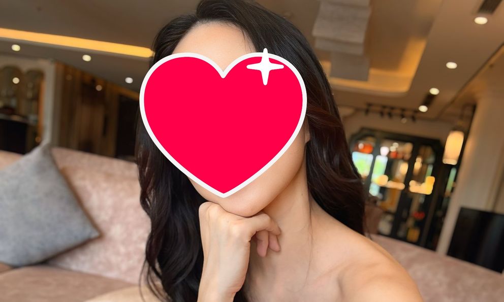 Nhan sắc ngoài 40 đỉnh nóc của phú bà Vbiz, 1 chi tiết trên cơ thể hệt như gái 18