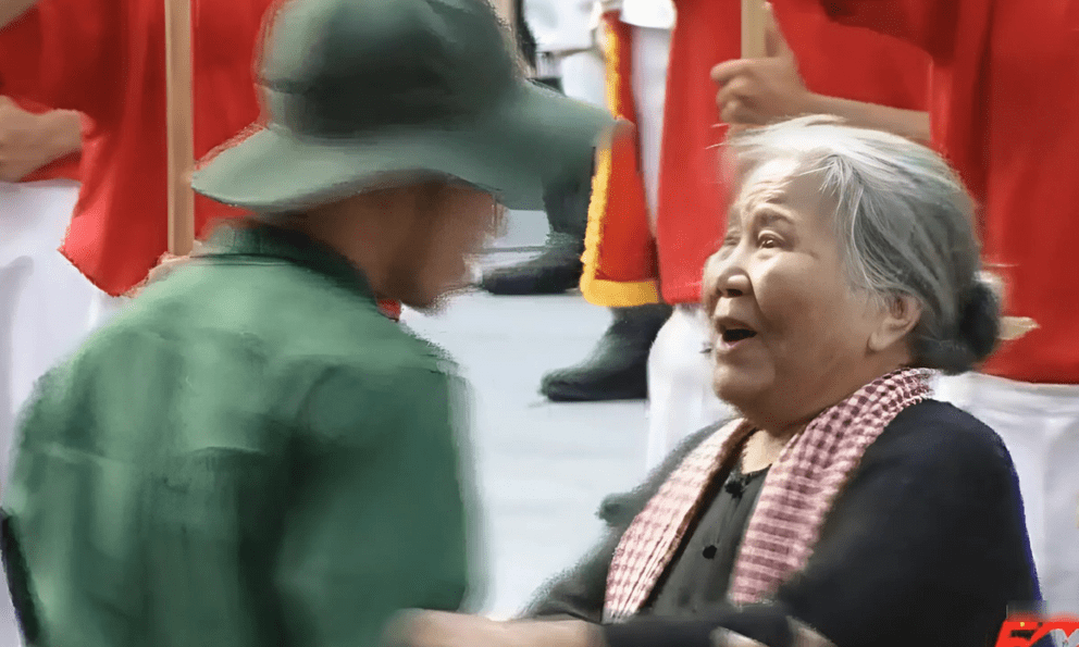 Cuộc sống của nữ NSƯT lấy nước mắt triệu người ở lễ diễu binh 30/4, nhạc nổi lên là khóc