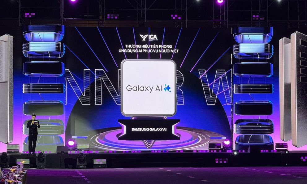 Giúp người Việt Nam gần hơn với trí tuệ nhân tạo, Galaxy AI xứng đáng với Giải thưởng Thương hiệu tiên phong ứng dụng AI phục vụ người Việt