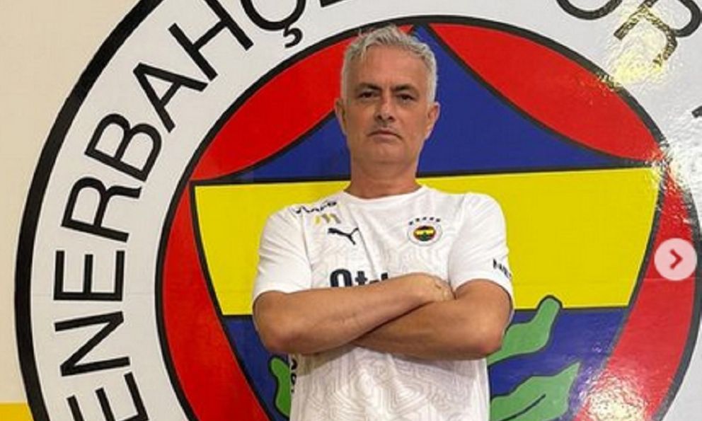 Tuyển Việt Nam có cơ hội đối đầu học trò cưng của Jose Mourinho