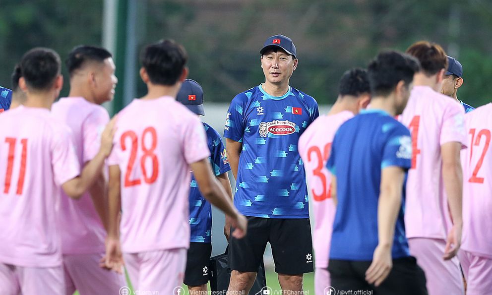 “Chống cháy” bằng đại gia V.League, ĐT Việt Nam hưởng lợi bất ngờ