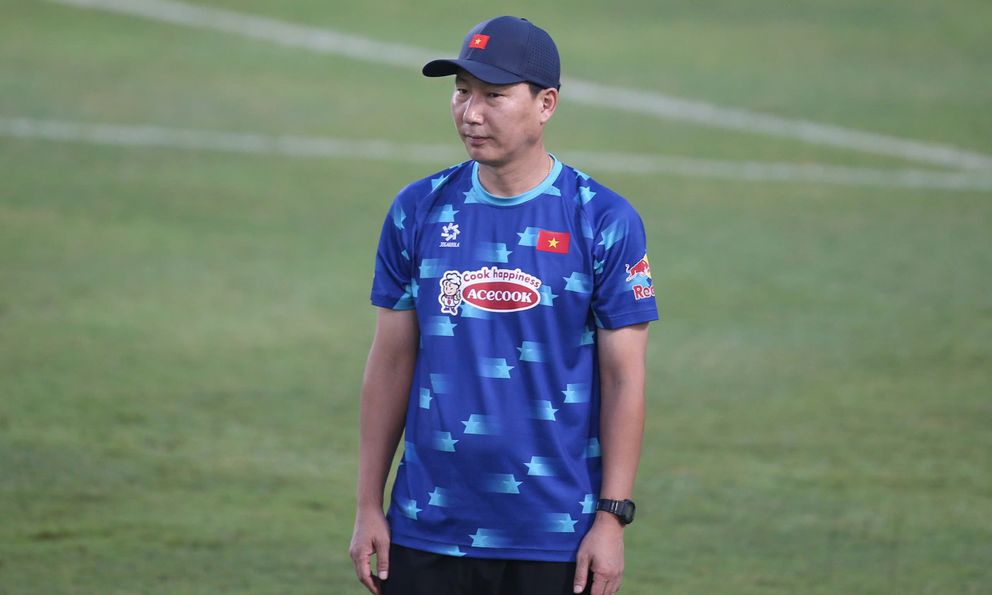 HLV Kim Sang-sik sẽ loại “công thần”, tạo nên màn lột xác cho tuyển Việt Nam ở AFF Cup?