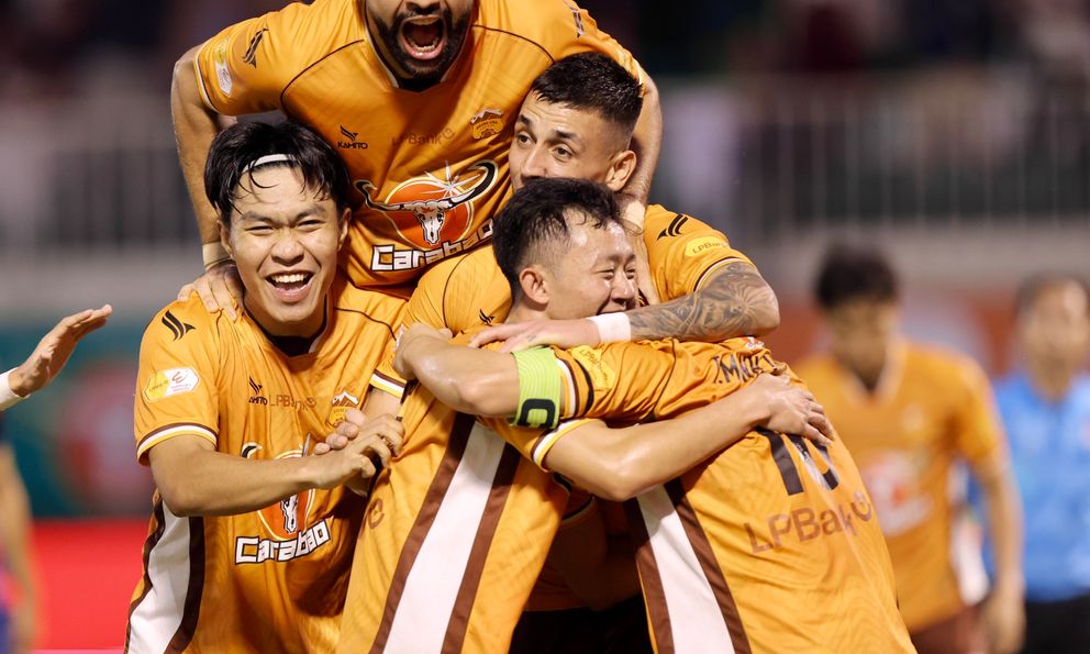 HAGL thăng hoa nhờ thủ môn 2k3, bất ngờ đánh bại CLB CAHN để vươn lên dẫn đầu V.League