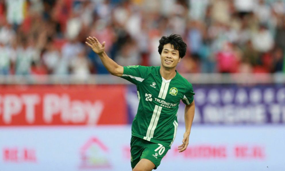 HLV Kim Sang-sik chọn 50 tuyển thủ cho AFF Cup 2024, Công Phượng có cơ hội?