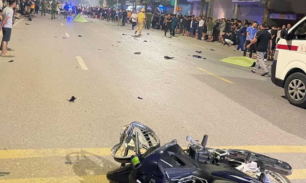 Công an Hà Nội thông tin vụ tai nạn kinh hoàng, xe máy bốc cháy, 2 người tử vong