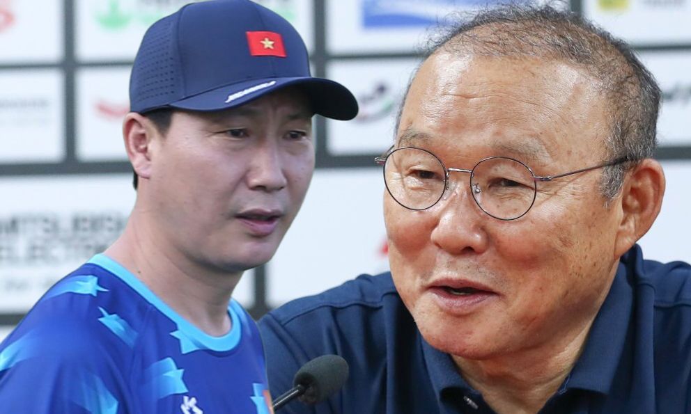 HLV Kim Sang-sik tiết lộ bản chép tay đặc biệt: “Tôi làm vậy để kế thừa HLV Park Hang-seo”