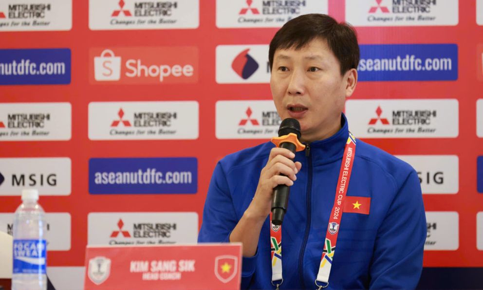 HLV Kim Sang-sik đáp trả khéo léo lời than của phía Indonesia, tiếc vì không thể thắng đậm