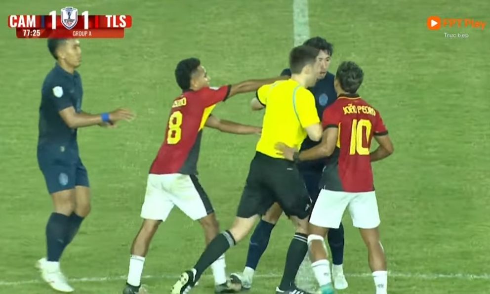 Lội ngược dòng đầy nghẹt thở, tuyển Campuchia níu kéo cơ hội đi tiếp vào bán kết