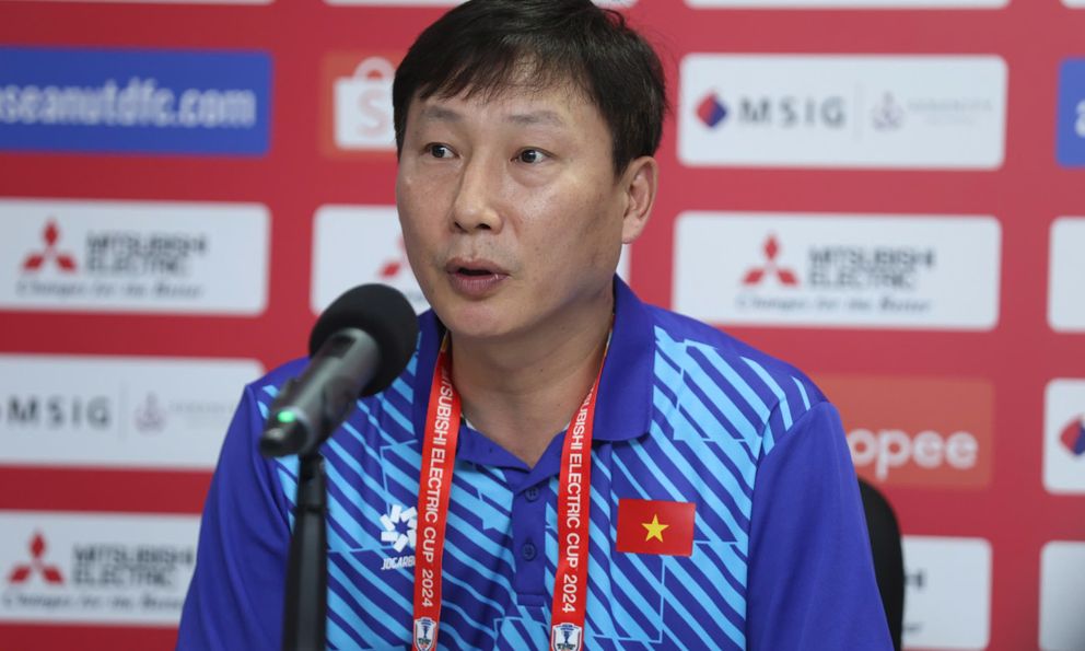 HLV Kim Sang-sik: “Tôi không thấy áp lực gì cả, 10 năm rồi tuyển Việt Nam đều không ngại Malaysia”