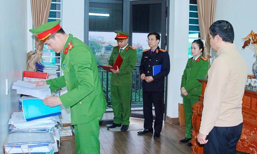 Bắt, khám xét khẩn cấp với giám đốc Nguyễn Trọng Nghĩa và 2 nhân viên