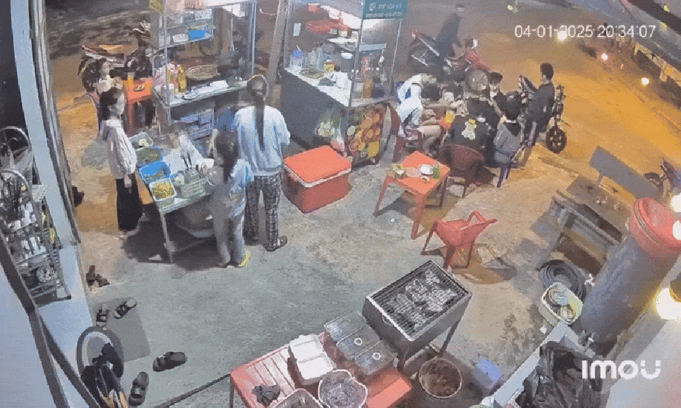 Giám đốc doanh nghiệp tiết lộ lý do đánh tới tấp nam sinh lớp 7 giữa đường