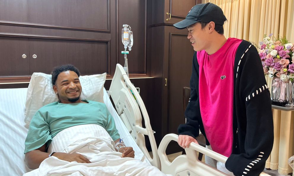 Nguyễn Xuân Son được tặng hẳn ô tô nhờ chiến tích tại AFF Cup 2024