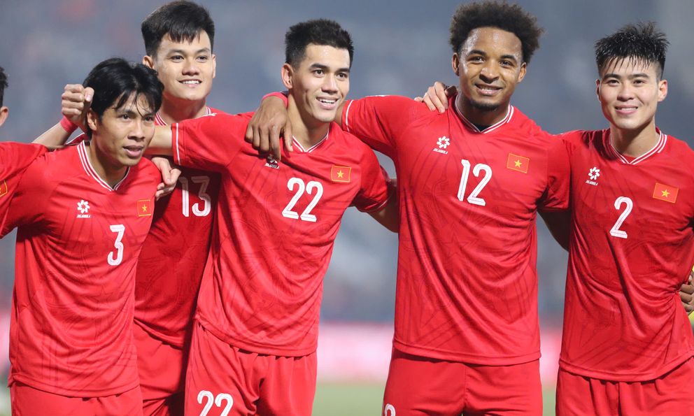 Bảng lương của Nguyễn Xuân Son và dàn sao V.League bị tiết lộ, thực hư ra sao?